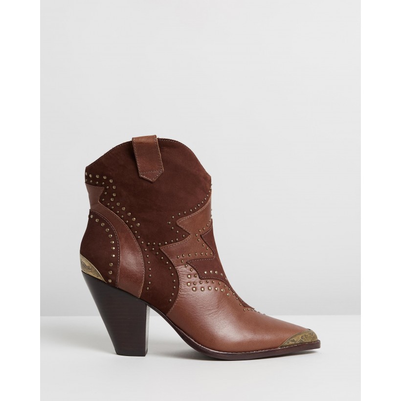 Outback Ankle Boots Tan by Camilla