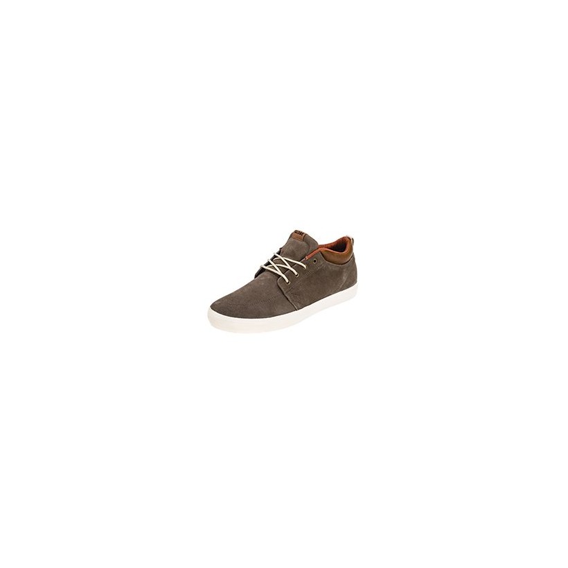 GS Chukka Shoes in Walnut/Off White by Globe