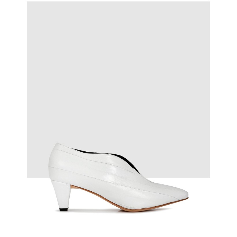 Bells Court Shoes White by Beau Coops