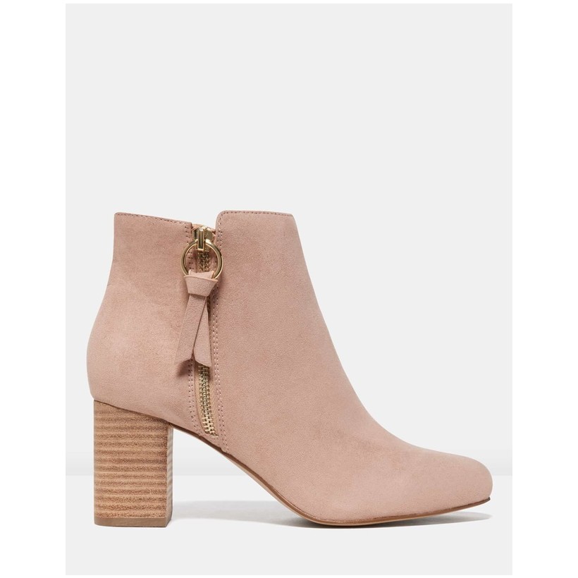Brooke Circle Detail Boots Pink by Forever New