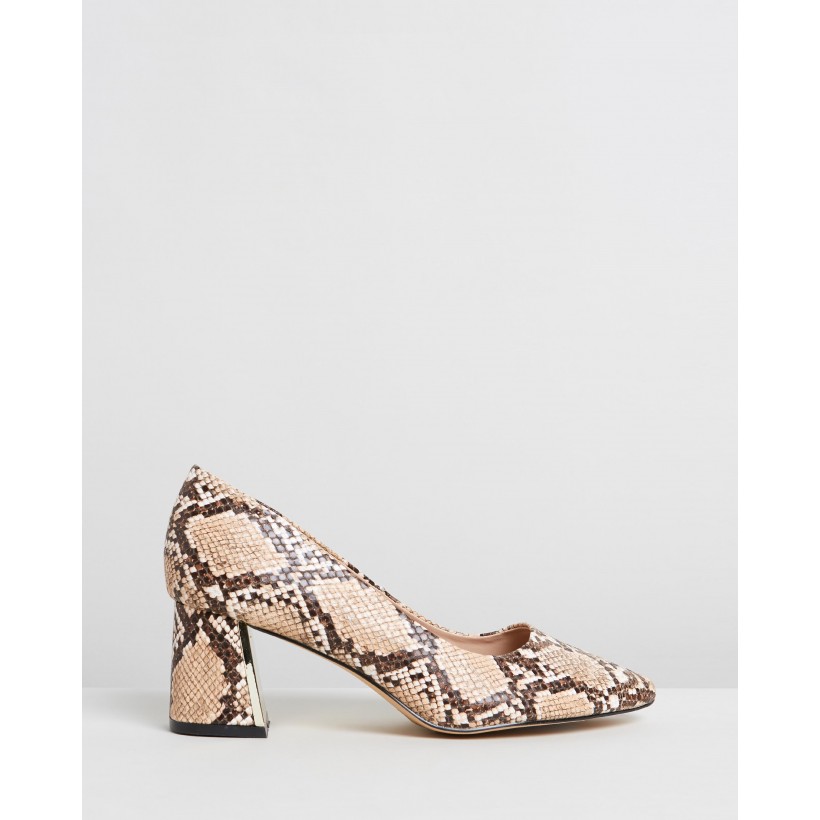 Daydream Courts - Wide Fit Animal by Dorothy Perkins