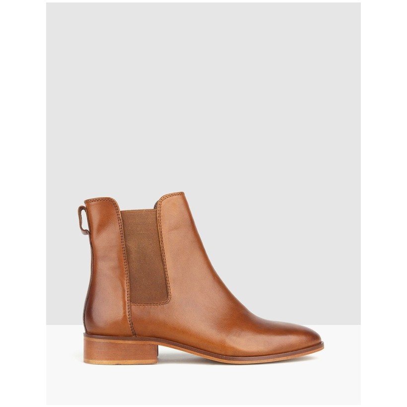 Dusty Leather Chelsea Boots Tan by Betts