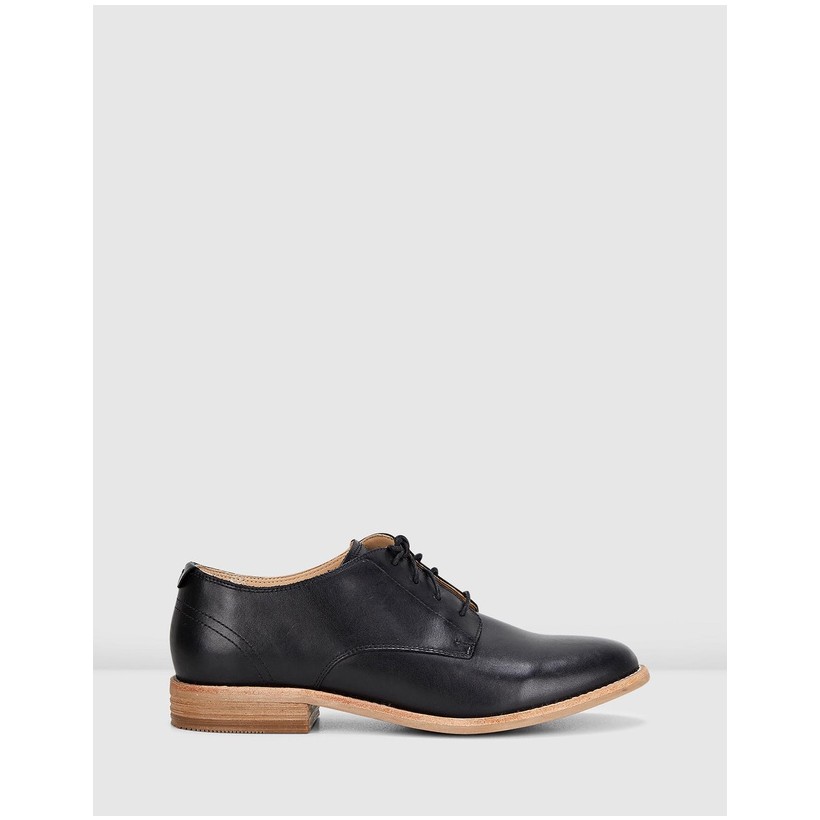 Edenvale Ash Shoes Black Leather by Clarks