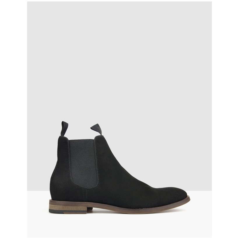 Game Chelsea Boots Black Suede by Betts