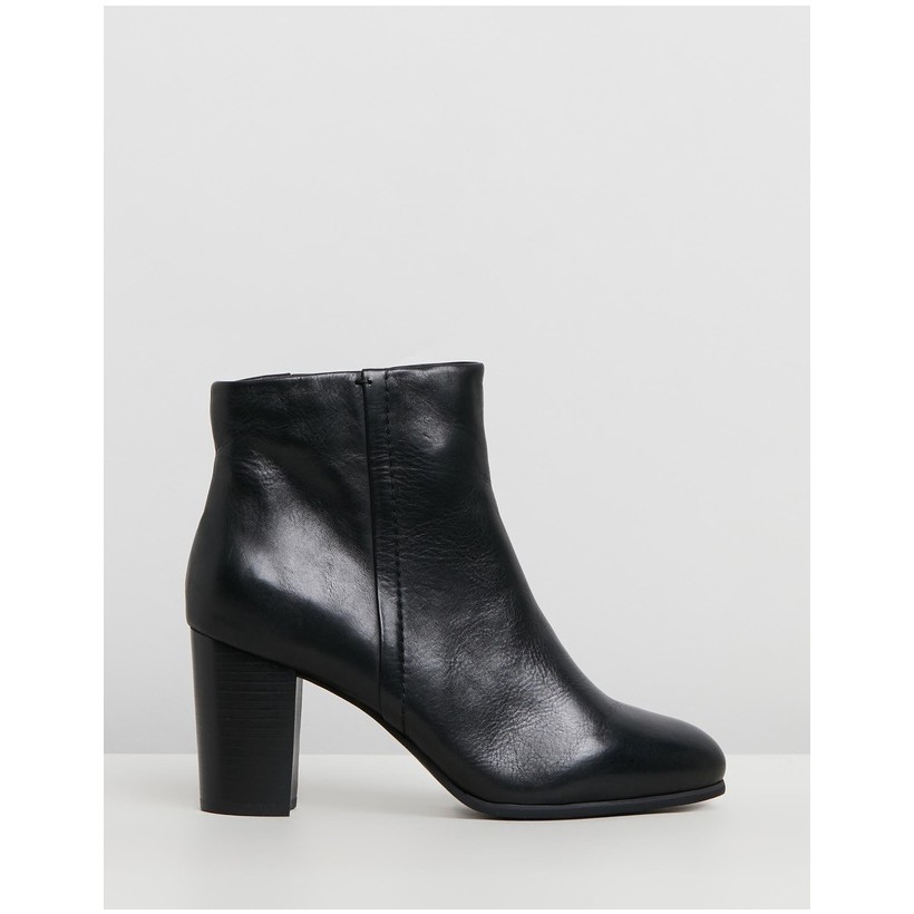 Kennedy Ankle Boots Black by Vionic