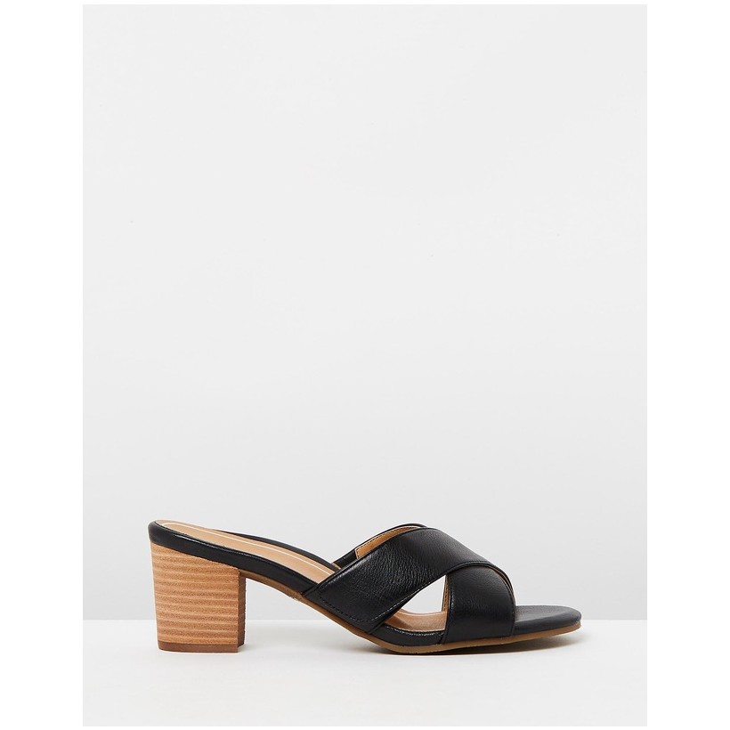 Lorne Slide Sandals Black by Vionic