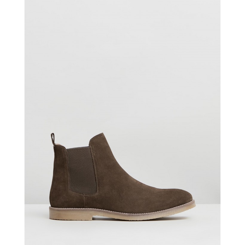 Malmo Suede Gusset Boots Khaki by Staple Superior