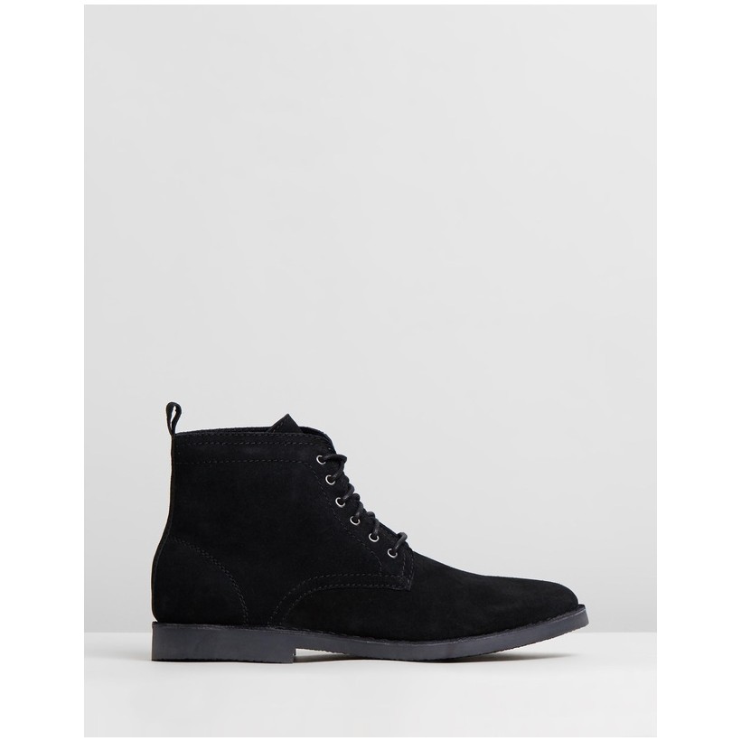 Mohave Suede Desert Boots Black by Staple Superior