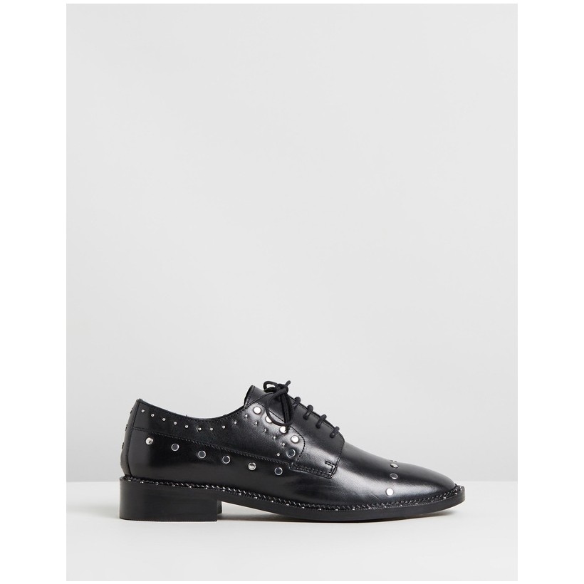 Noir Studded Leather Low Shoes Black by Bronx