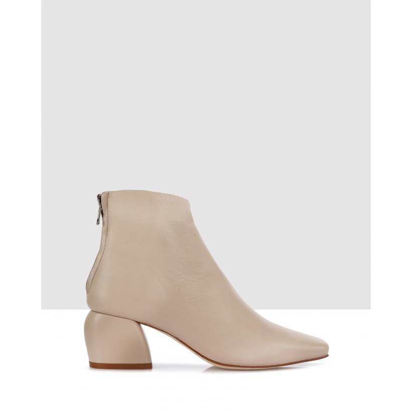 Pierre Ankle Boots Desert by Beau Coops