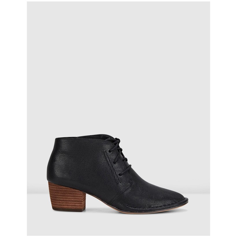 Spiced Charm Black Leather by Clarks