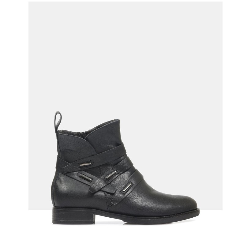 Victoria Ankle Boots Black by Sempre Di