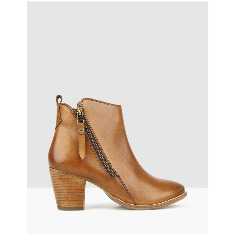 Wanda Western Style Ankle Boots Tan by Airflex