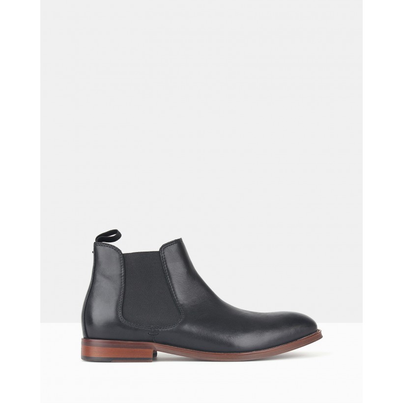 Wildfire Leather Chelsea Boots Black by Zu
