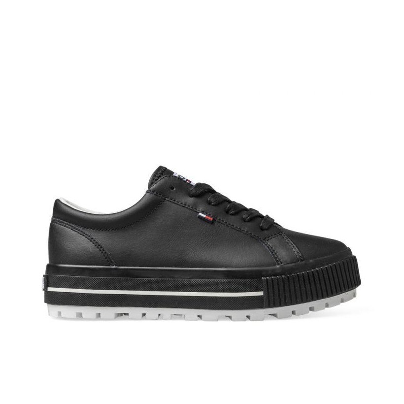Womens Lowtop Cleated Black