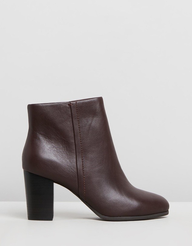 Vionic kennedy 2025 ankle bootie