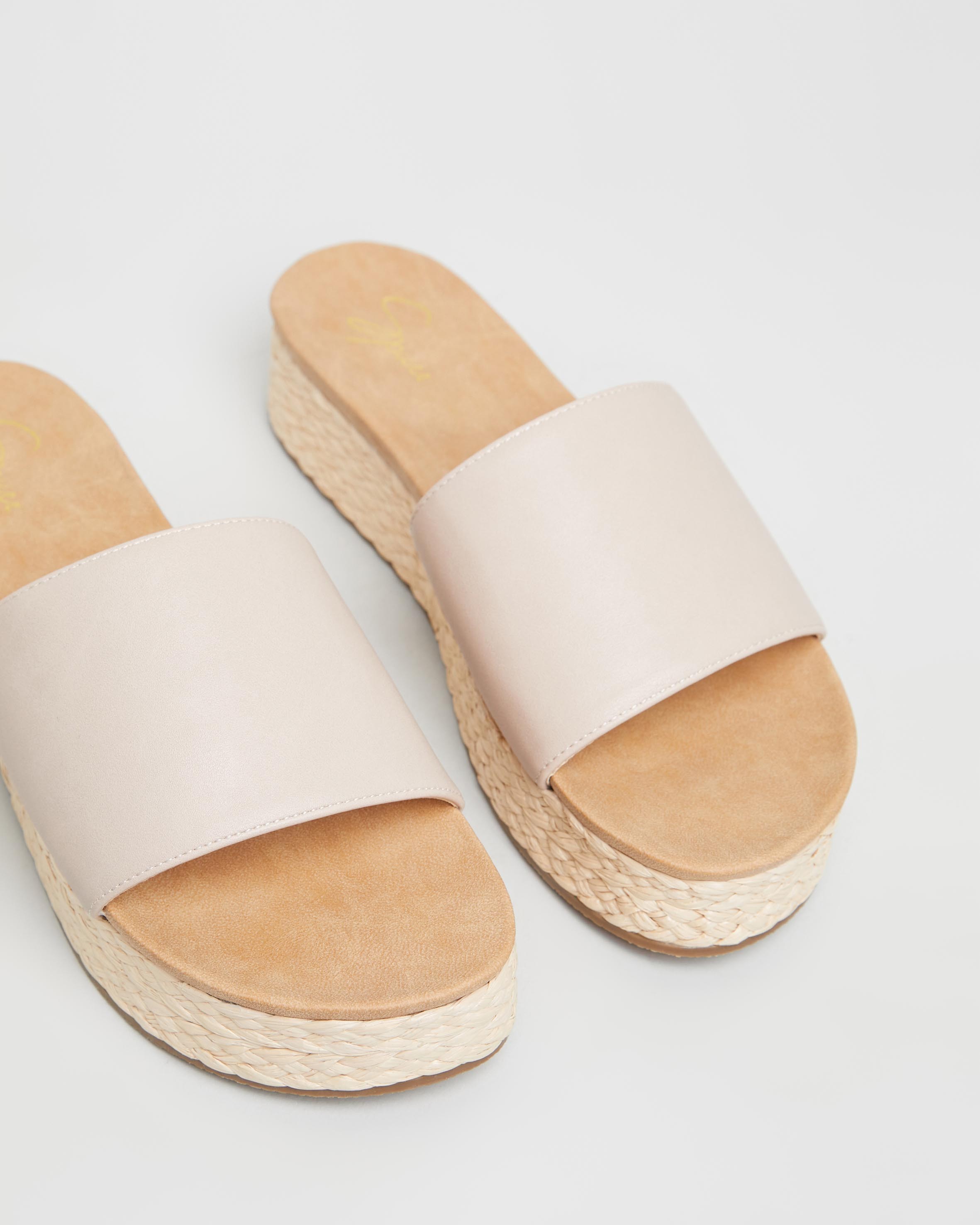 Laffie Slides Nude Smooth by Spurr | ShoeSales