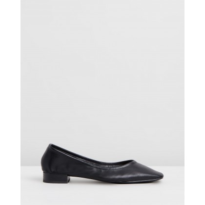 Adrianna Flats Black Smooth by Spurr