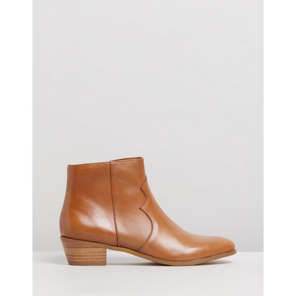 Arnleigh Leather Ankle Boots Tan Leather by Atmos&Here