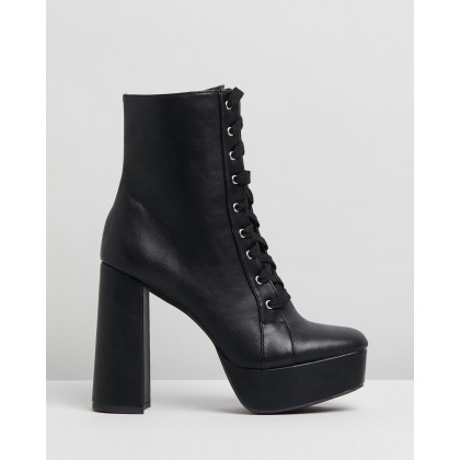 Catz Ankle Boots Black Smooth by Dazie