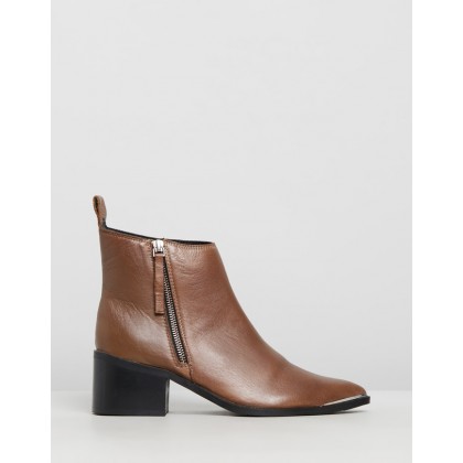 Leather Monica Boots Worn Tan by Oneteaspoon