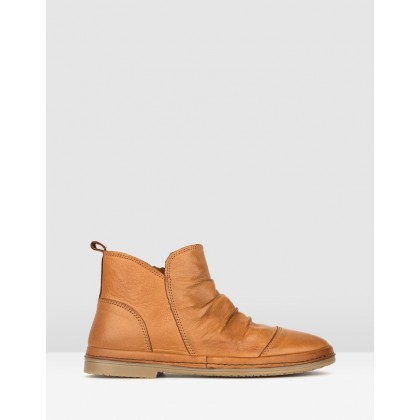 Logan Leather Ankle Boots Tan by Airflex