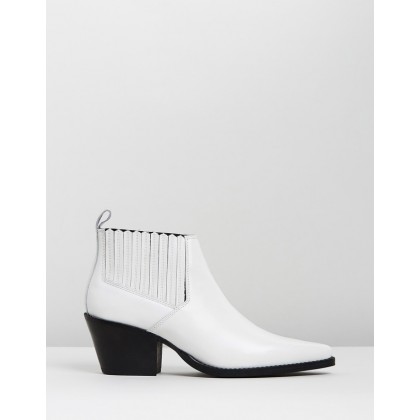Roma Ankle Boots White by M.N.G
