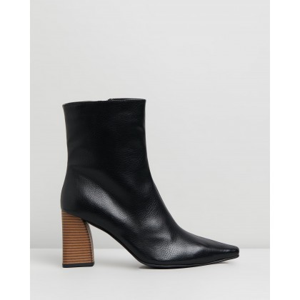 VEGAN - Ginseng Ankle Boots Black Smooth by Atmos&Here